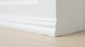 Czym przykleić listwy przypodłogowe PCV