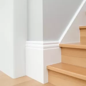 Listwa cokół do schodów